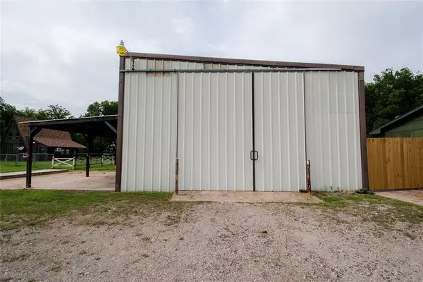 Pauls Valley, OK 73075,31747 E County Road 1560