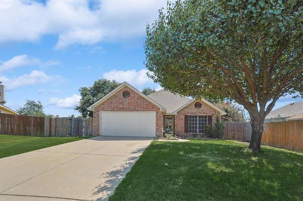 809 Ridgecrest Court, Aubrey, TX 76227