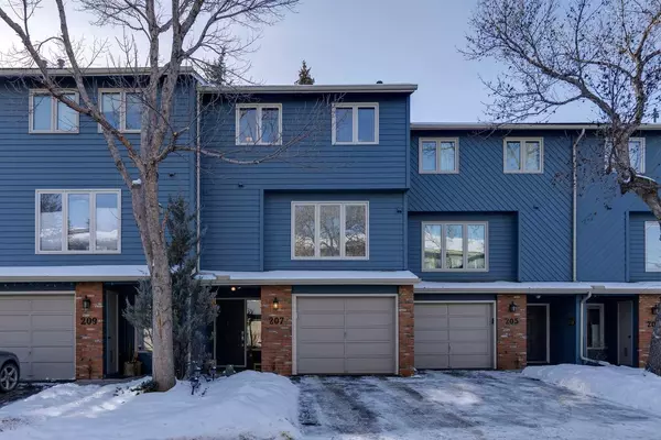 Calgary, AB T3B 5B6,207 Point Mckay TER NW