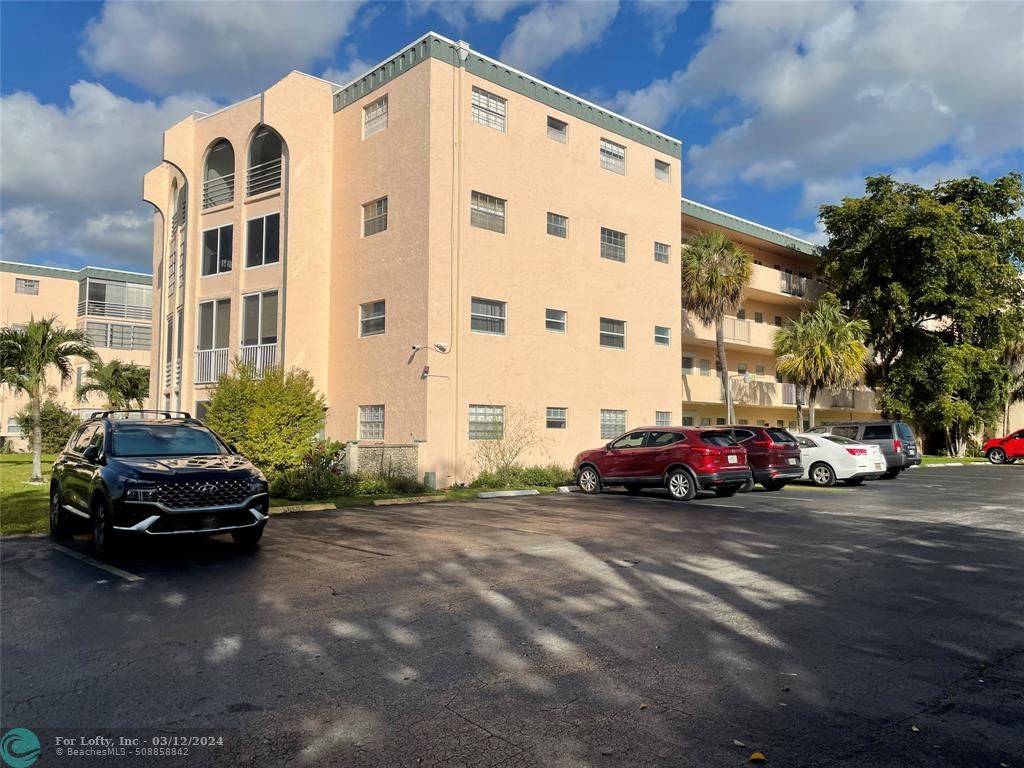 Lauderdale Lakes, FL 33319,4211 NW 41st St  #402