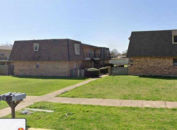 9509 Westpark Drive, Benbrook, TX 76126