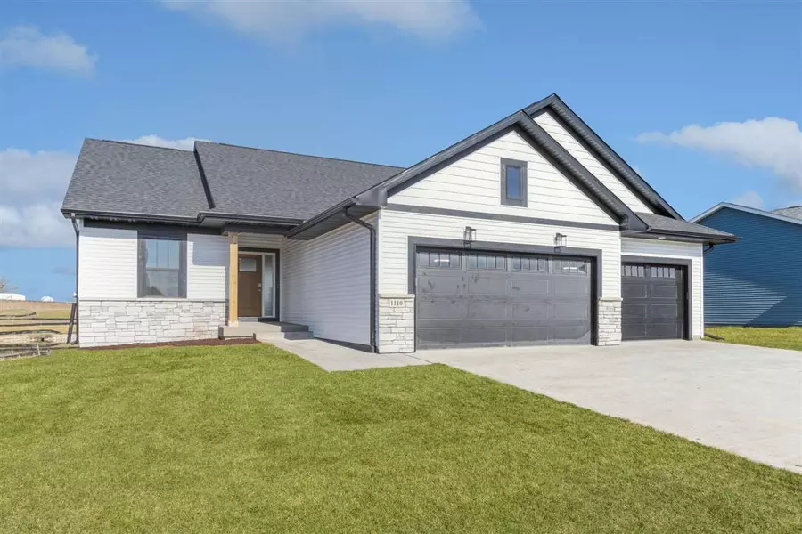 1110 High Ridge Trl, Solon, IA 52333