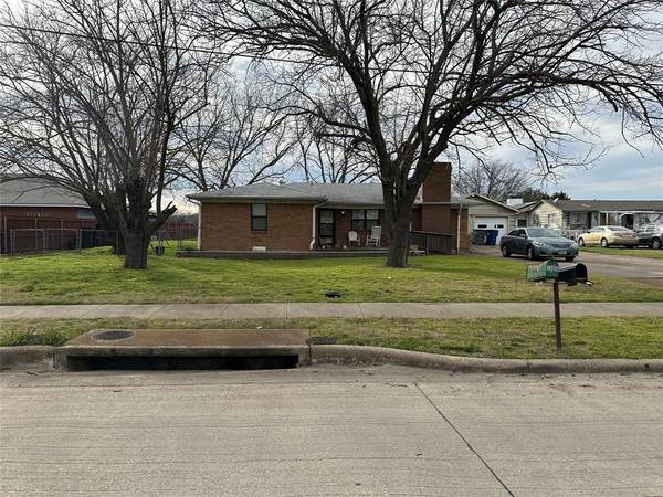 1327 Johns Avenue, Lancaster, TX 75134