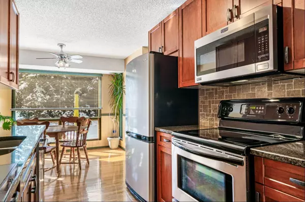 Calgary, AB T3K 1R4,55 Bearberry Close NW