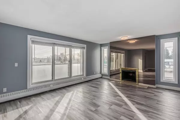 Calgary, AB T2K 5W9,333 Garry CRES NE #223