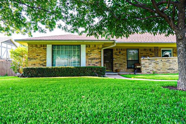 7715 Dentcrest Drive,  Dallas,  TX 75254