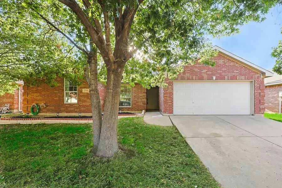 4704 Napa Valley Drive, Denton, TX 76226