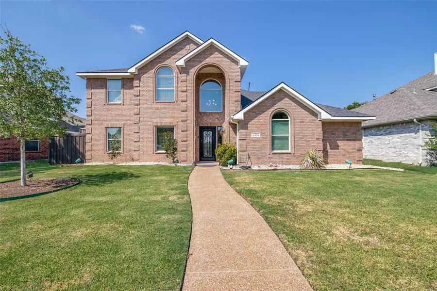 9309 Woodlake Drive, Rowlett, TX 75088