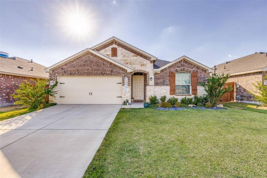 3915 Great Plains Way, Heartland, TX 75126