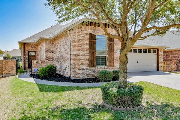 204 Captains Court,  Granbury,  TX 76049