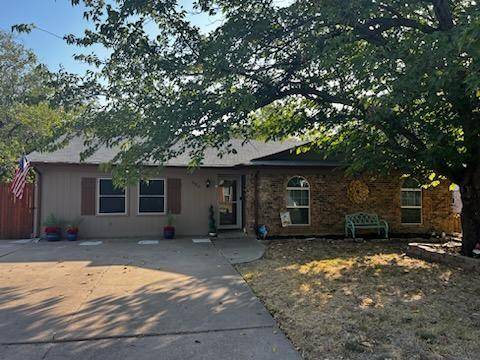 560 NW Douglas Street, Burleson, TX 76028