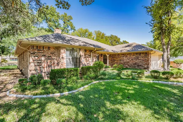 Granbury, TX 76049,5004 Largo Drive