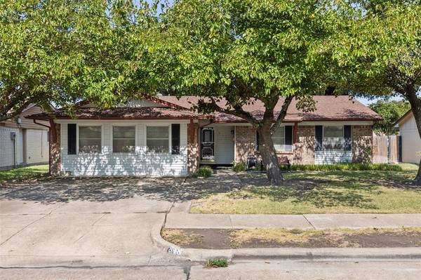 818 Brookshire Circle, Garland, TX 75043