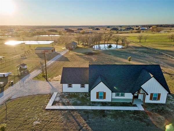 105 Hawk Ridge Road, Decatur, TX 76234