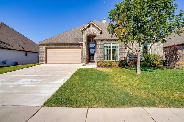 3908 Brookdale Road, Benbrook, TX 76116