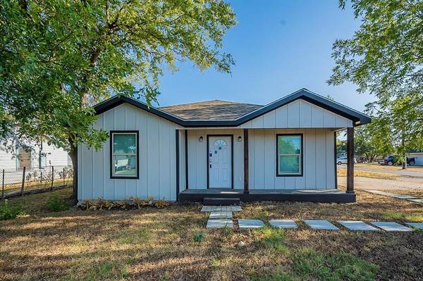 301 W 1st Street, Maypearl, TX 76064