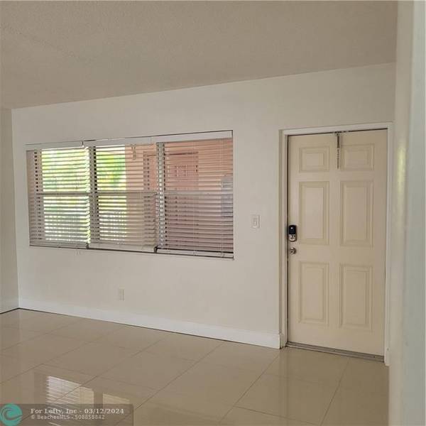 Fort Lauderdale, FL 33308,2451 NE 49th St  #209