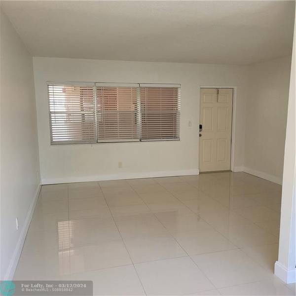 Fort Lauderdale, FL 33308,2451 NE 49th St  #209