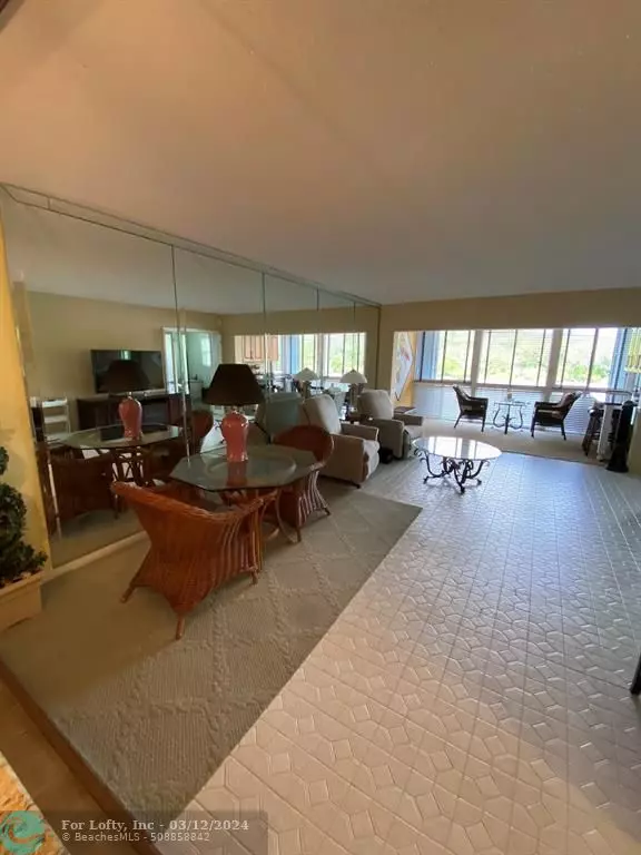 Deerfield Beach, FL 33441,401 NE 19th Ave  #27