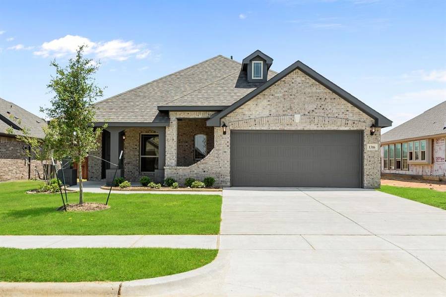 1316 Elk Ridge Drive, Crowley, TX 76036