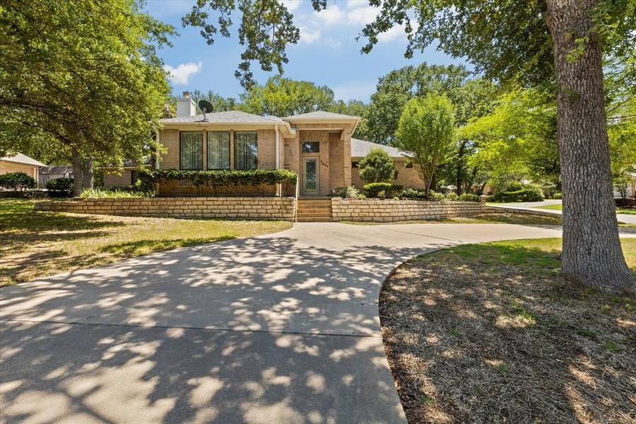 3804 Nocona Drive, Granbury, TX 76049