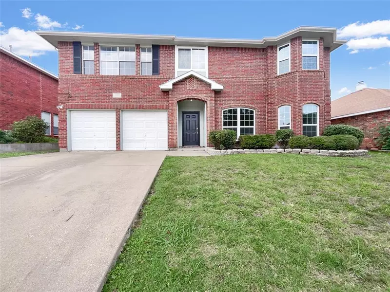 6737 Silvercrest Drive, Arlington, TX 76002