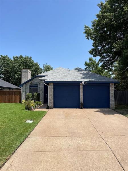 315 Mahogany Drive, Arlington, TX 76018