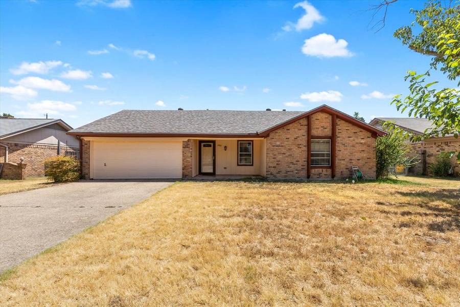 1702 Spring Branch Drive, Cleburne, TX 76033