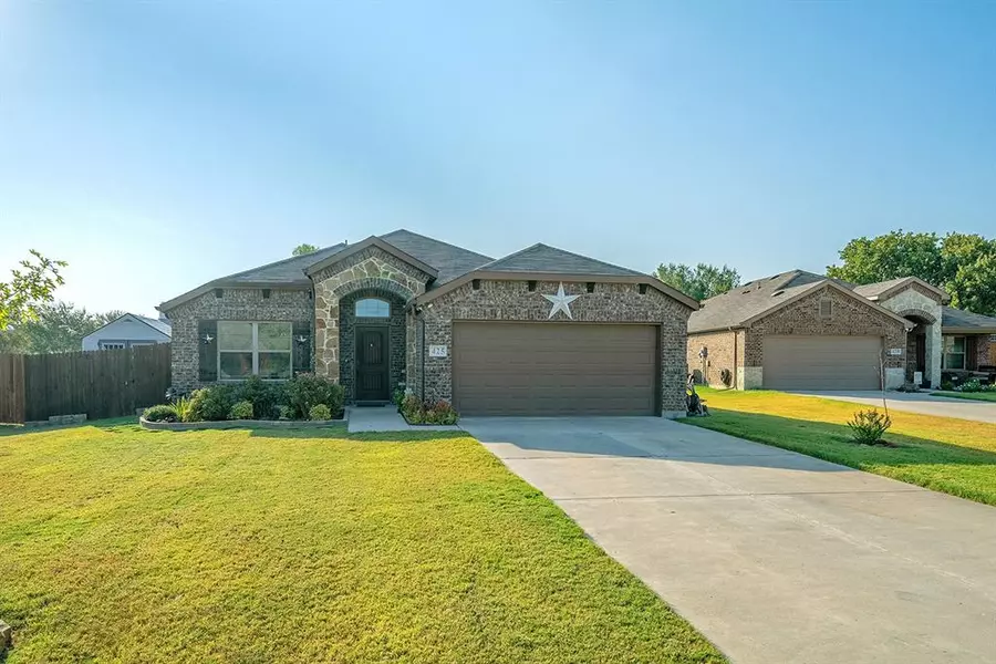 425 Highmeadow Drive, Aubrey, TX 76227