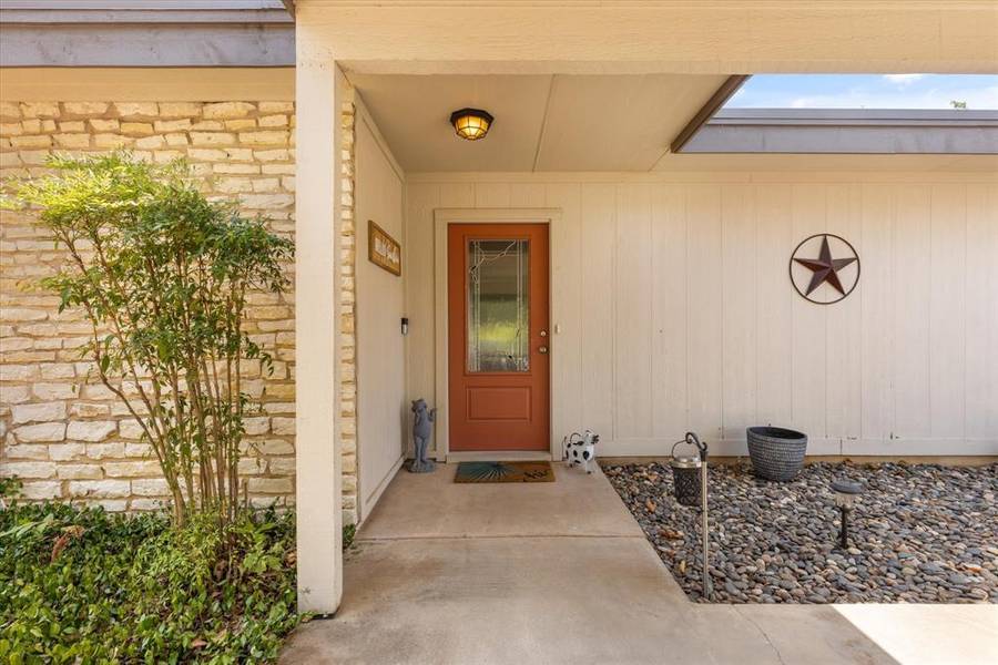 5605 Conejos Drive, Granbury, TX 76049