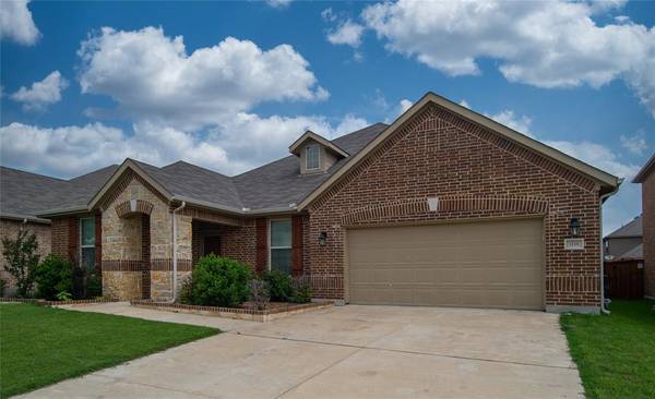 1116 Mesa Crest Drive, Fort Worth, TX 76052