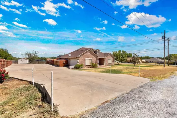 Granbury, TX 76048,1320 Cochise Trail