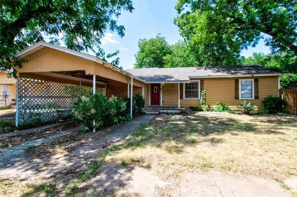 402 Wood Street,  Winters,  TX 79567