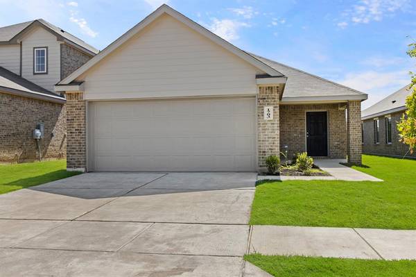 1703 Luke Street, Ennis, TX 75119