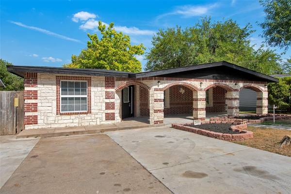 2612 Capri Drive, Fort Worth, TX 76114