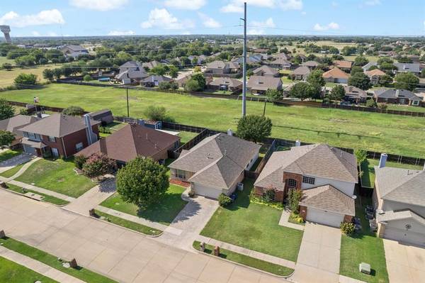 309 Autumn Breeze Drive, Wylie, TX 75098