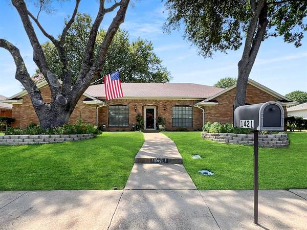 1421 Thunderbrook Drive, Desoto, TX 75115