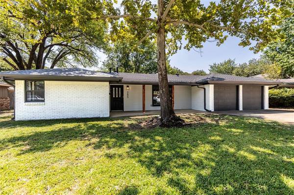 205 W Cheryl Avenue, Hurst, TX 76053