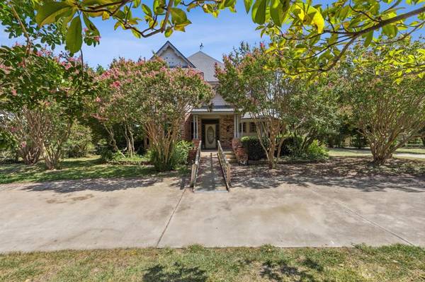 3706 Castle Drive, Rowlett, TX 75089