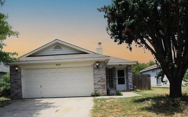 10628 Flamewood Drive, Fort Worth, TX 76140