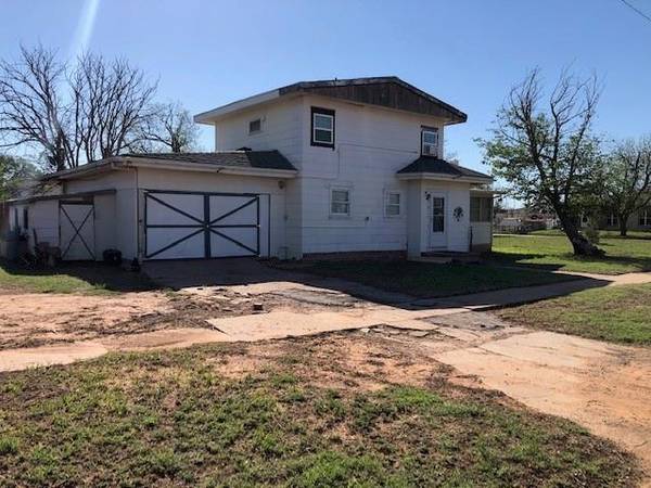 404 N Mckinley Avenue, Rotan, TX 79546