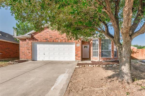 10637 Fossil Hill Drive, Fort Worth, TX 76131