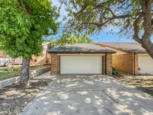 6623 Ports O Call Drive, Rowlett, TX 75088