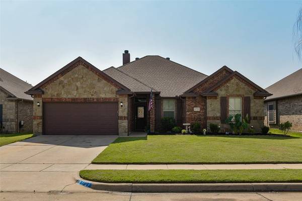 1729 Colorado Drive, Burleson, TX 76028