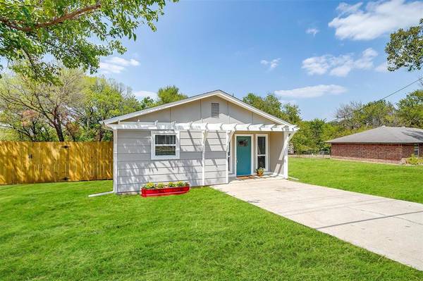 201 E 8th Street, Weatherford, TX 76086