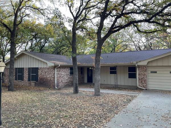 115 Nottingham Circle,  Bridgeport,  TX 76426