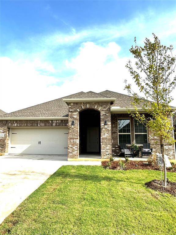 10509 Breezeway Drive, Aubrey, TX 76227