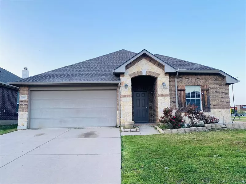 2357 Clairborne Drive, Fort Worth, TX 76177