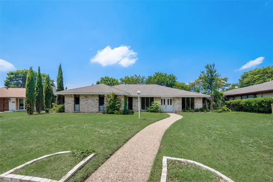 3845 Antigua Drive, Dallas, TX 75244