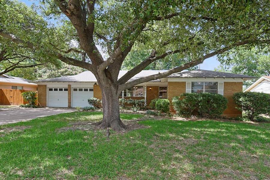 432 Glenwood Terrace, Hurst, TX 76053